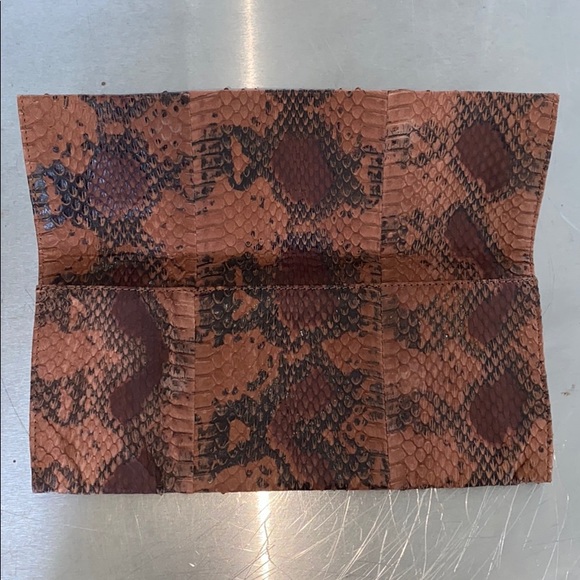 SNAKE EMBOSSED CLUTCH - Picture 2 of 4